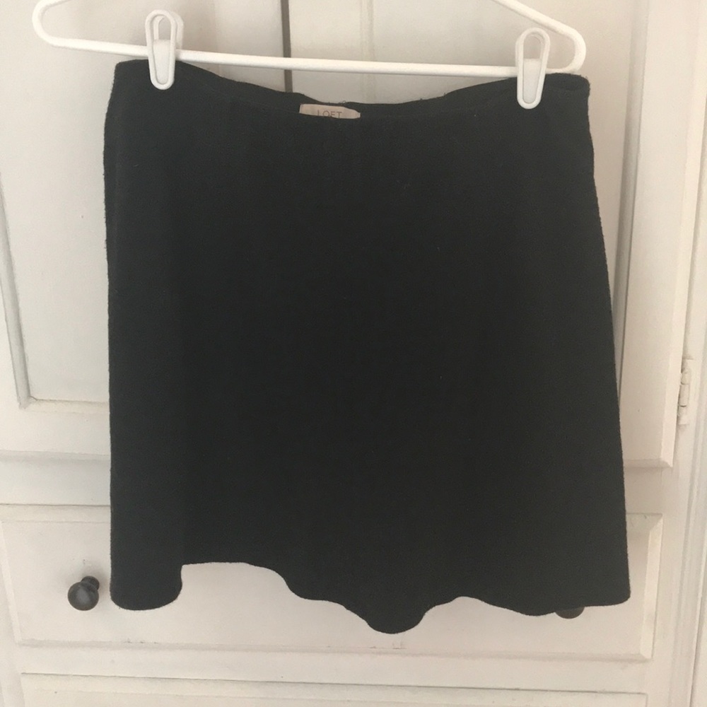Loft L black textured flare skirt